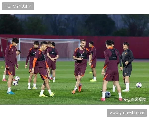 中国足球队迎战强敌：关键战役前球队状态分析与备战策略揭秘